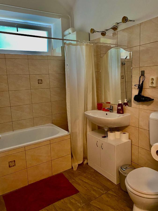 Grande Familia Apartman Apartment Егер Екстериор снимка